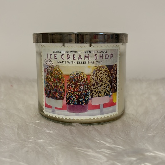 Ice Cream Shop 3-Wick Candle from Bath & Body Works 🍦💕🍩 - Picture 1 of 4